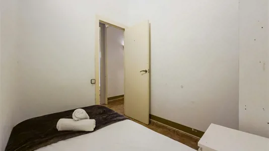 Rooms in Barcelona Ciutat Vella - photo 2