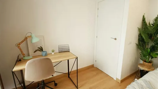 Rooms in Barcelona Ciutat Vella - photo 2