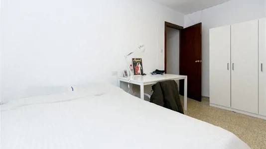 Rooms in Granada - photo 2