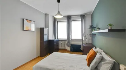 Room for rent in Milano Zona 6 - Barona, Lorenteggio, Milan