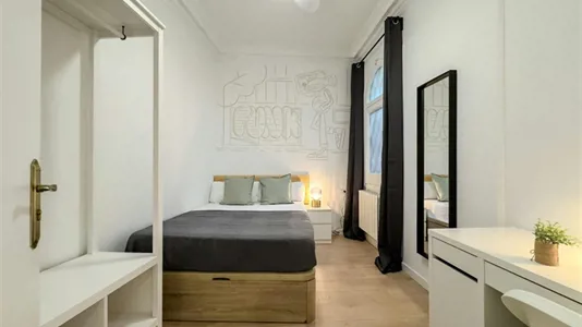 Rooms in Barcelona Ciutat Vella - photo 1