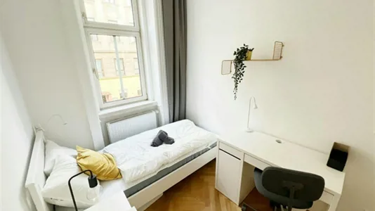 Rooms in Wien Neubau - photo 2