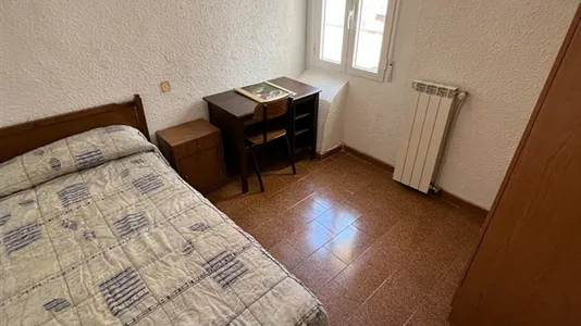 Rooms in Zaragoza - photo 2