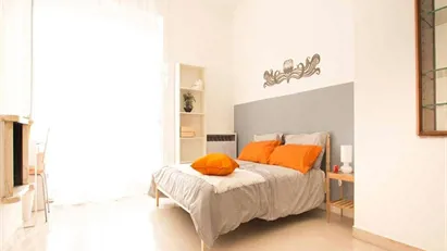 Room for rent in Milano Zona 6 - Barona, Lorenteggio, Milan