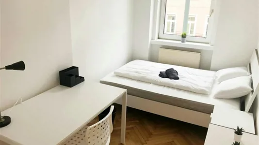 Rooms in Vienna Favoriten - photo 1