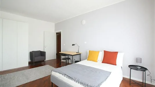 Rooms in Sesto San Giovanni - photo 2