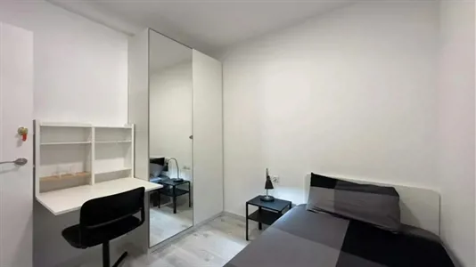 Rooms in Barcelona Ciutat Vella - photo 2