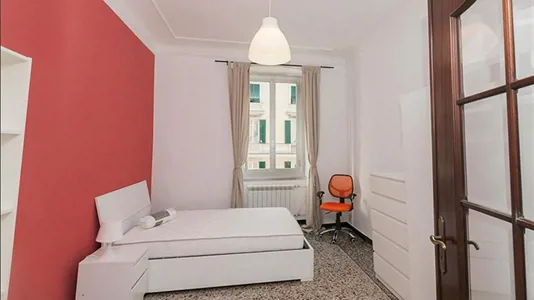 Rooms in Genoa - photo 1