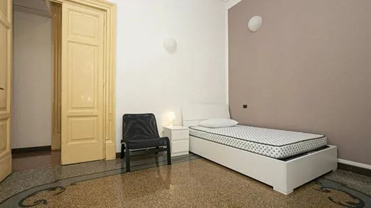 Rooms in Genoa - photo 3