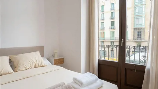 Rooms in Barcelona Ciutat Vella - photo 2