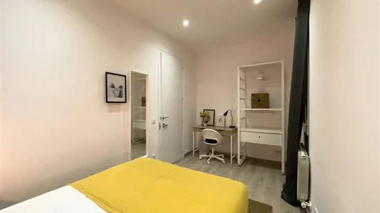 Rooms in Barcelona Eixample - photo 2