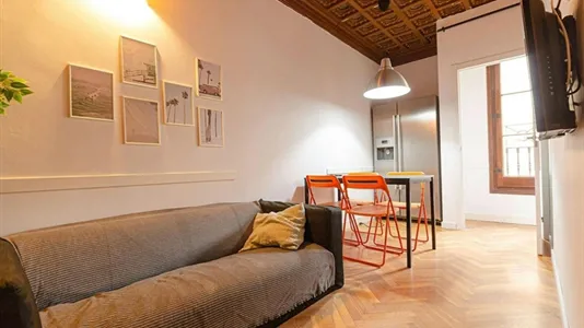 Rooms in Barcelona Ciutat Vella - photo 3