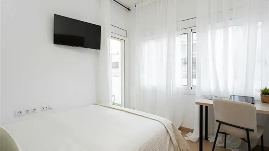 Rooms in Barcelona Eixample - photo 3