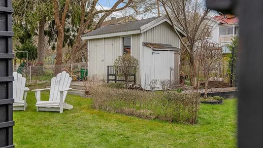 Houses in Upplands Väsby - photo 2