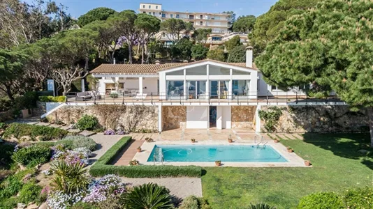 Houses in Sant Feliu de Guíxols - photo 3