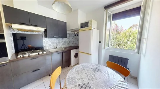 Apartments in Nîmes - photo 2