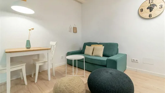 Apartments in Barcelona Ciutat Vella - photo 2