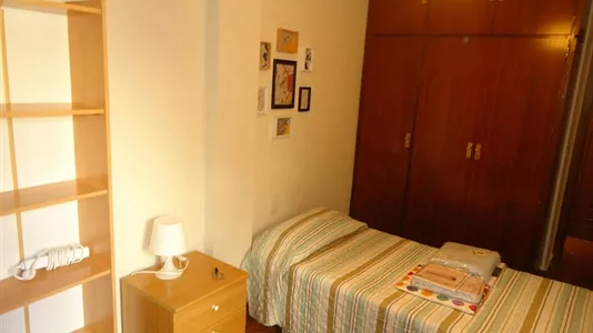 Rooms in Córdoba - photo 2