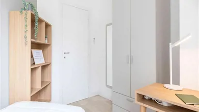 Room for rent in Milano Zona 5 - Vigentino, Chiaravalle, Gratosoglio, Milan