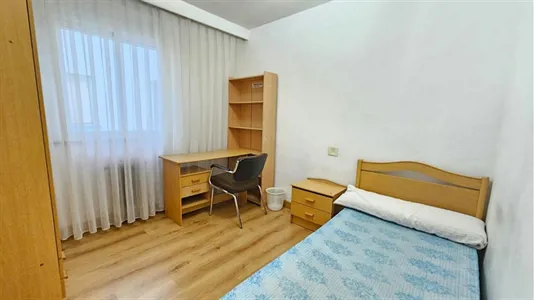 Rooms in Salamanca - photo 2