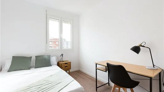 Rooms in Barcelona Eixample - photo 2