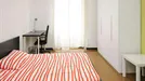 Room for rent, Milano Zona 6 - Barona, Lorenteggio, Milan, Via Raffaello Bertieri