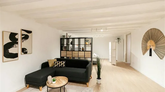 Apartments in Barcelona Ciutat Vella - photo 2