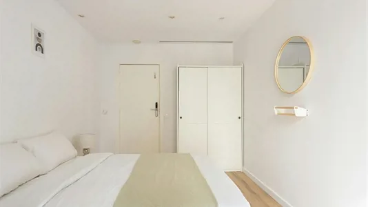 Rooms in Barcelona Eixample - photo 2