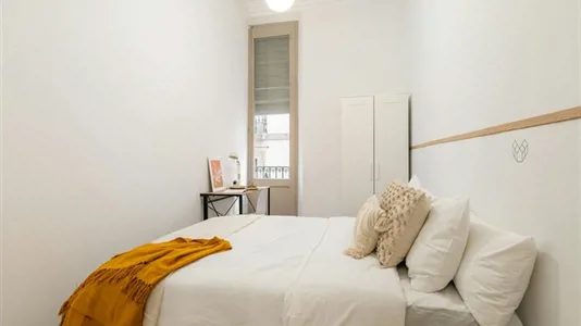 Rooms in Barcelona Ciutat Vella - photo 2