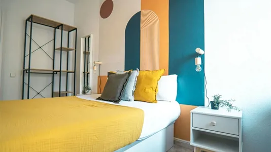 Rooms in Barcelona Eixample - photo 2