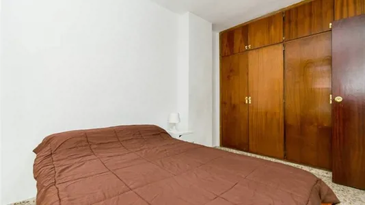 Rooms in Granada - photo 2