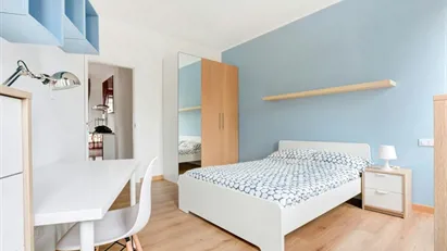 Room for rent in Milano Zona 6 - Barona, Lorenteggio, Milan