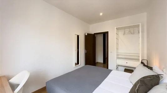 Rooms in Barcelona Ciutat Vella - photo 2