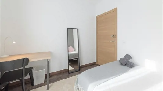 Rooms in Madrid Centro - photo 3