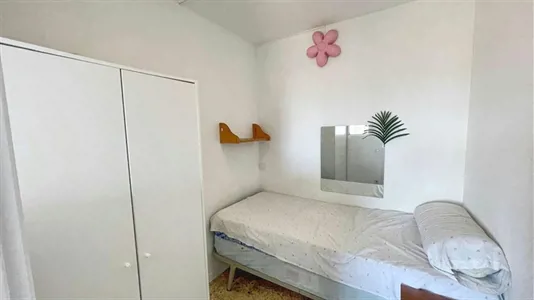 Rooms in Badalona - photo 1