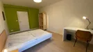 Room for rent, Brussels Sint-Gillis, Brussels, &lt;span class=&quot;blurred street&quot; onclick=&quot;ProcessAdRequest(8232428)&quot;&gt;&lt;span class=&quot;hint&quot;&gt;See streetname&lt;/span&gt;[xxxxxxxxxxxxx]&lt;/span&gt;