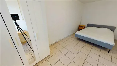 Room for rent in Grenoble, Auvergne-Rhône-Alpes