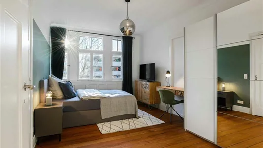 Rooms in Stuttgart-Mitte - photo 3