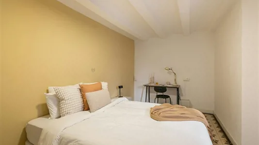 Rooms in Barcelona Ciutat Vella - photo 1