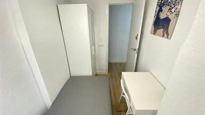 Room for rent in Madrid Puente de Vallecas, Madrid