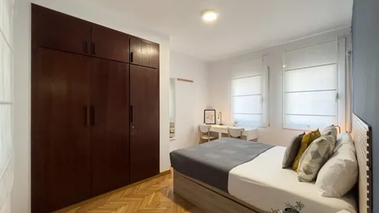 Rooms in Barcelona Eixample - photo 2