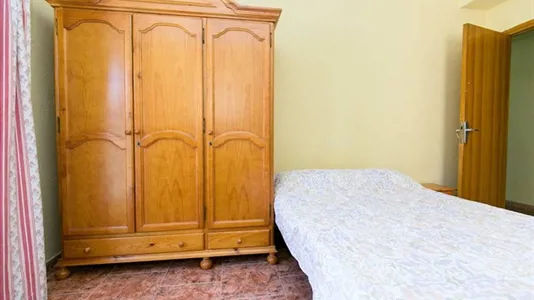 Rooms in Granada - photo 3