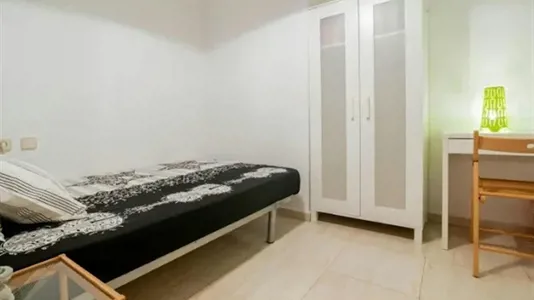 Rooms in Barcelona Ciutat Vella - photo 3