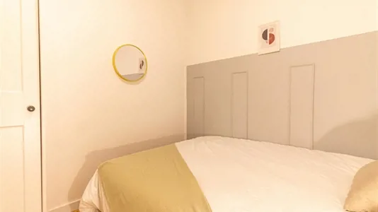 Rooms in Barcelona Ciutat Vella - photo 3