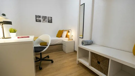 Rooms in L'Hospitalet de Llobregat - photo 3