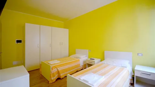 Rooms in Milano Zona 5 - Vigentino, Chiaravalle, Gratosoglio - photo 2