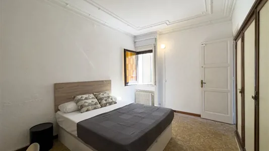 Rooms in Barcelona Ciutat Vella - photo 3