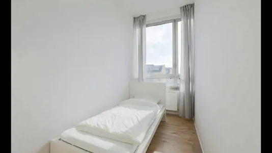 Rooms in Berlin Charlottenburg-Wilmersdorf - photo 2