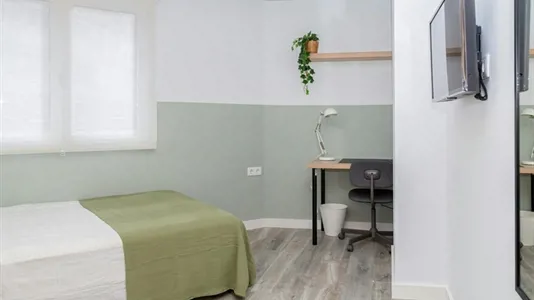 Rooms in Zaragoza - photo 2