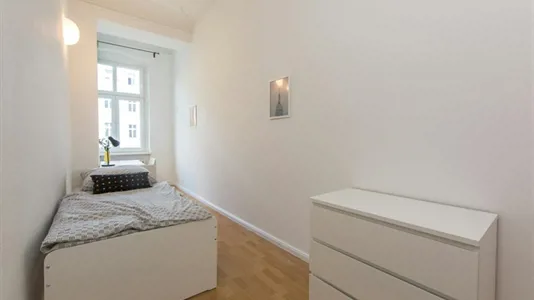 Rooms in Berlin Charlottenburg-Wilmersdorf - photo 1